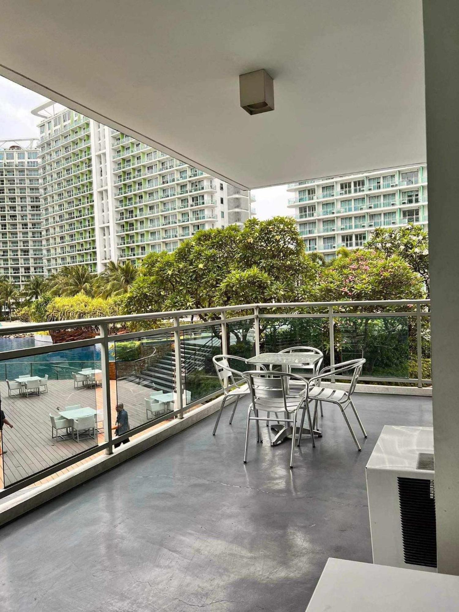 Beach Front Living In The Heart Of The City, Azure Residences Маніла Екстер'єр фото