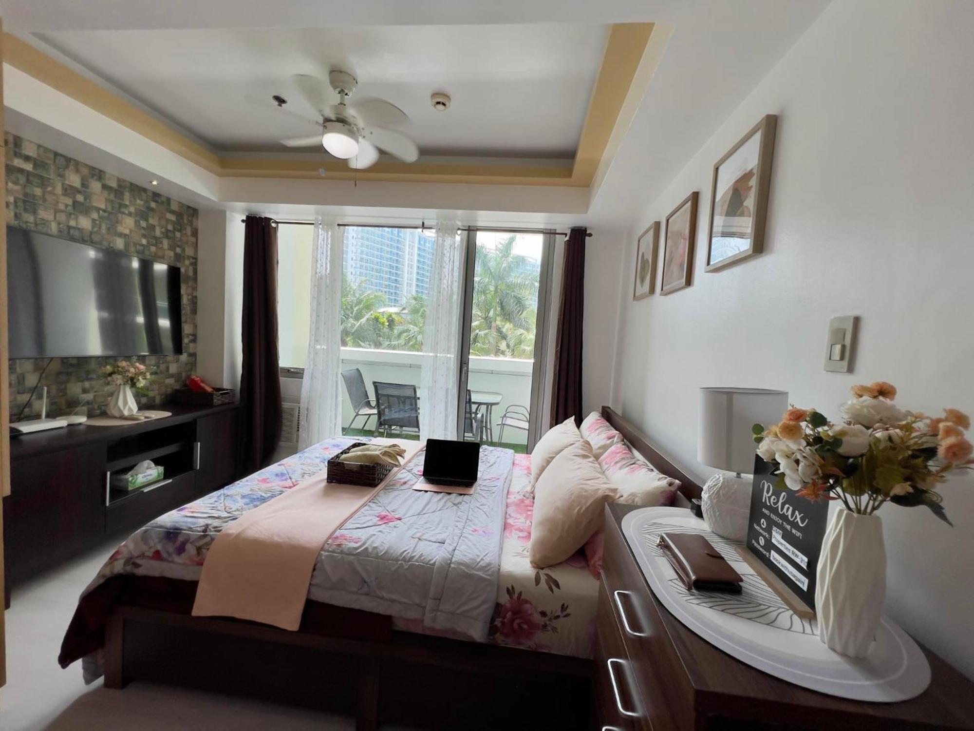 Beach Front Living In The Heart Of The City, Azure Residences Маніла Екстер'єр фото
