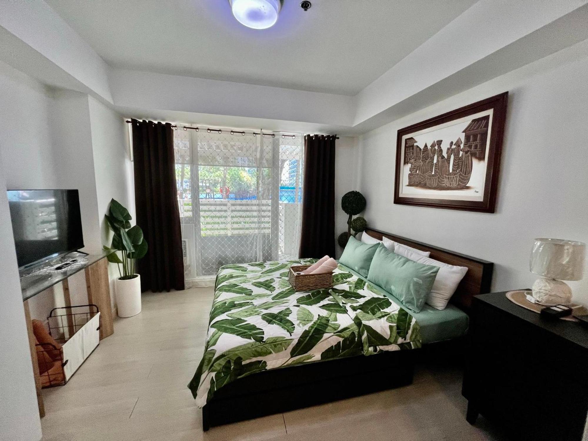 Beach Front Living In The Heart Of The City, Azure Residences Маніла Екстер'єр фото