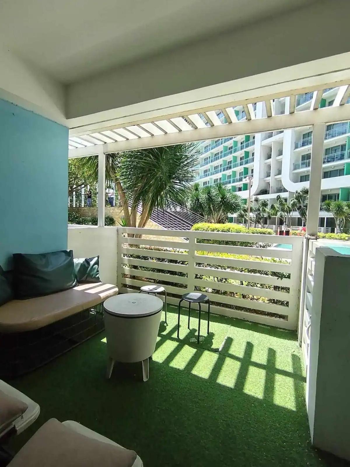 Beach Front Living In The Heart Of The City, Azure Residences Маніла Екстер'єр фото